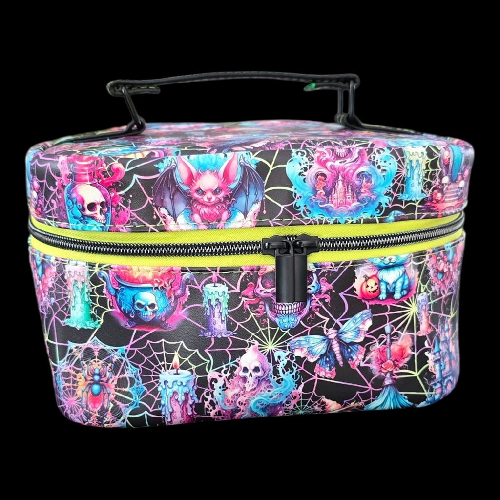 SPOOKY LISA train case